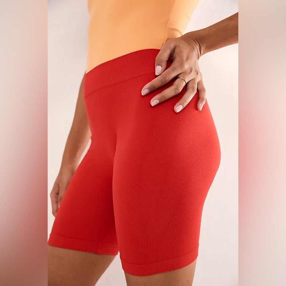 NWT Seamless Rib Bike Short